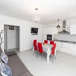 Amazing In With Wifi Apartment *