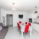 Amazing In With Wifi Apartment