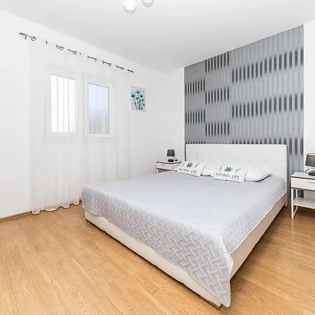 Amazing In With Wifi Apartment