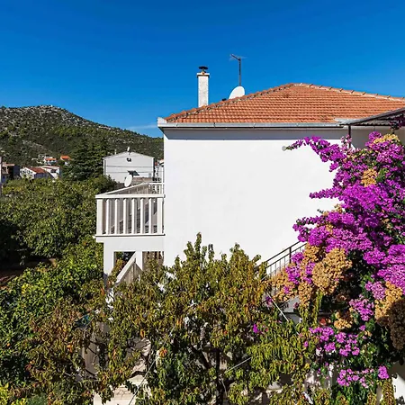 2 Bedroom Awesome In *