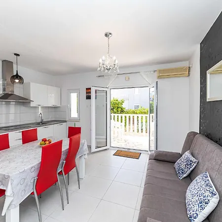 Amazing In With Wifi Apartment