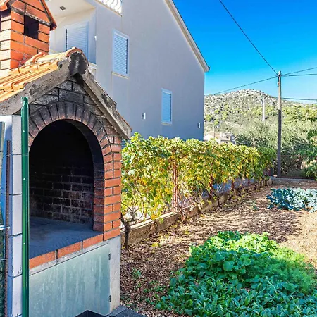 2 Bedroom Awesome In * Poljica